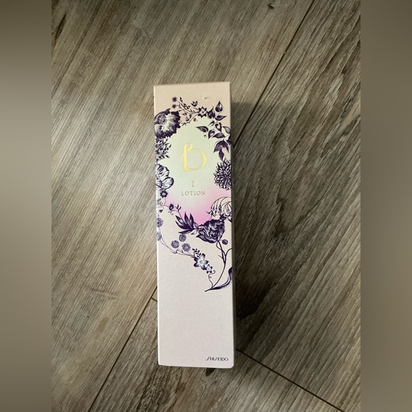 NIB Shiseido Benefique 200 ml. 6.7 oz. Lotion I Made in Japan